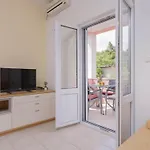 One Bedroom With Balcony 3 * Vrboska