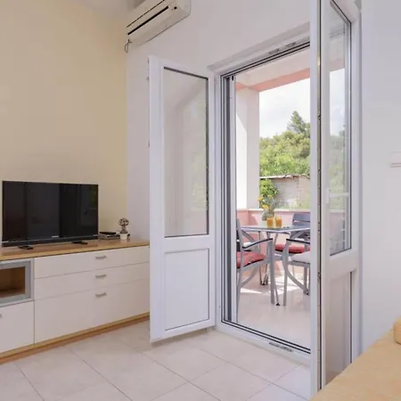 One Bedroom With Balcony 3 * Vrboska