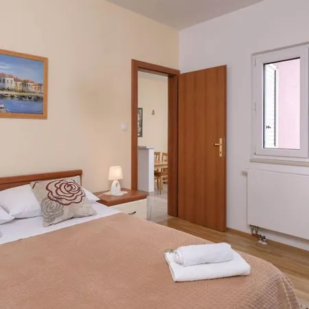 One Bedroom With Balcony 3 아파트
